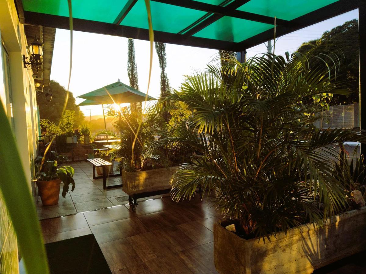 Hotel Recanto Verde Teresina de Goias ภายนอก รูปภาพ